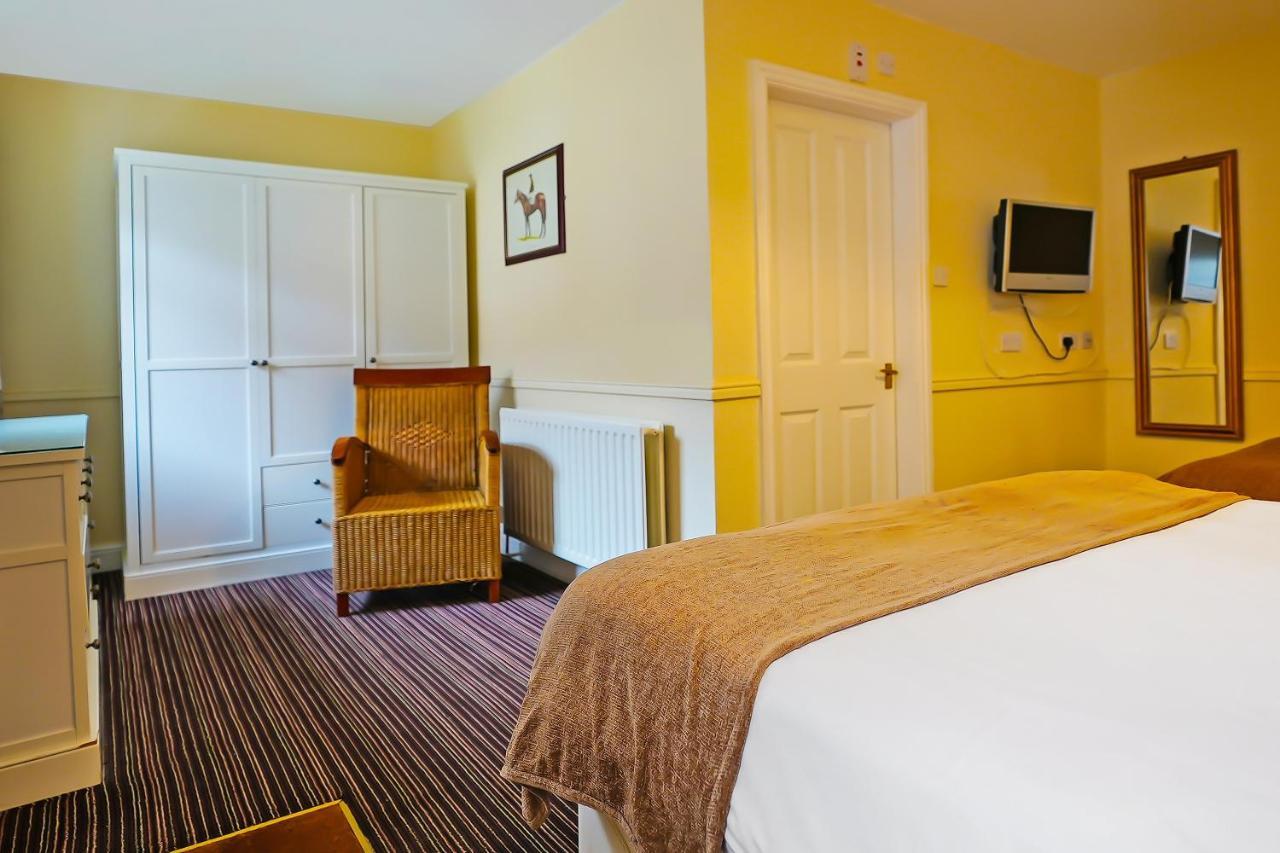 Oyo The White Horse, North Yorkshire 3*