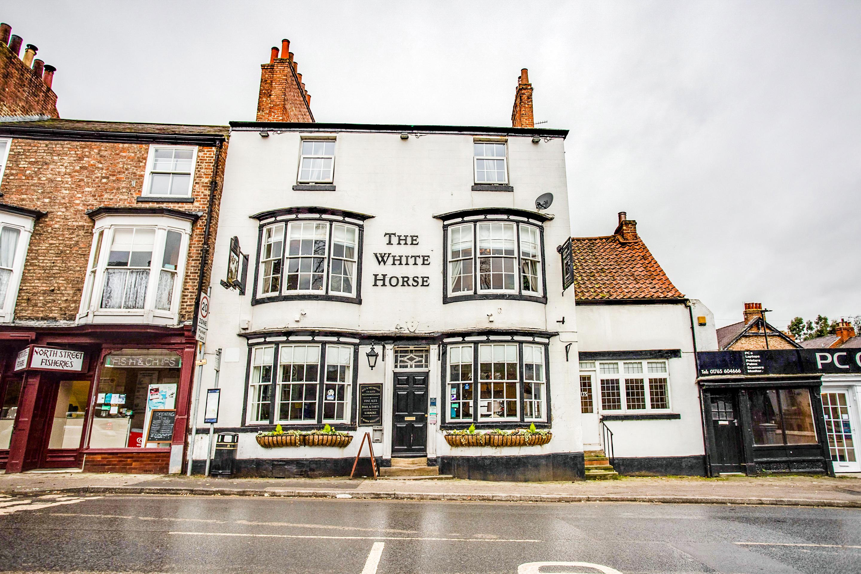 Oyo The White Horse, North Yorkshire 3*