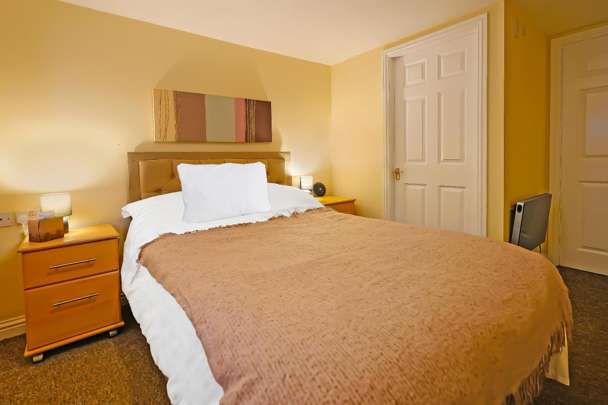 Oyo The White Horse, North Yorkshire Hotel 3*